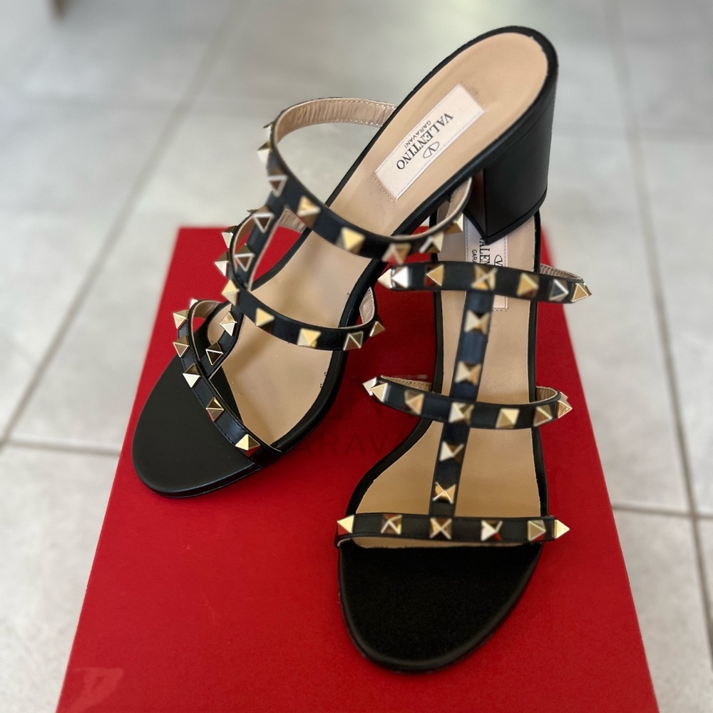 NWT Valentino Rockstud Slide